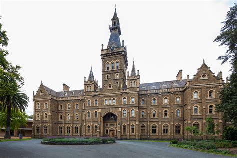University of Melbourne .